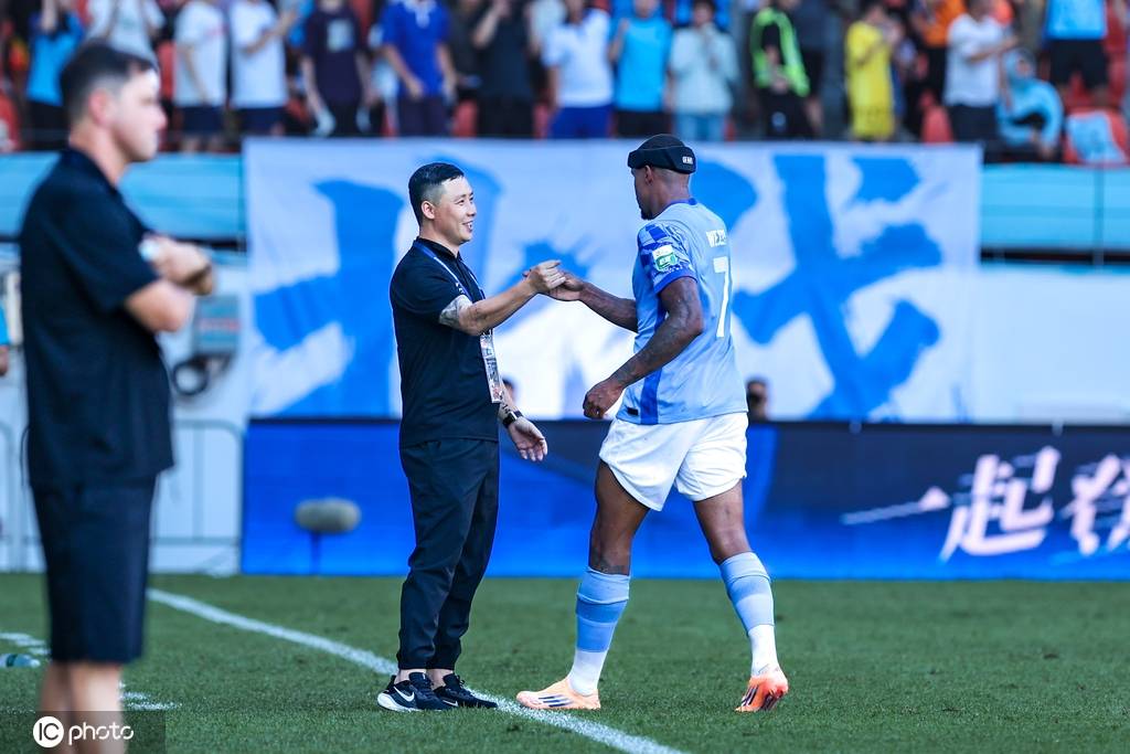 皇冠登3平台出租_落后榜首9分皇冠登3平台出租！中超-张玉宁破门难救主 国安爆冷1-2深圳