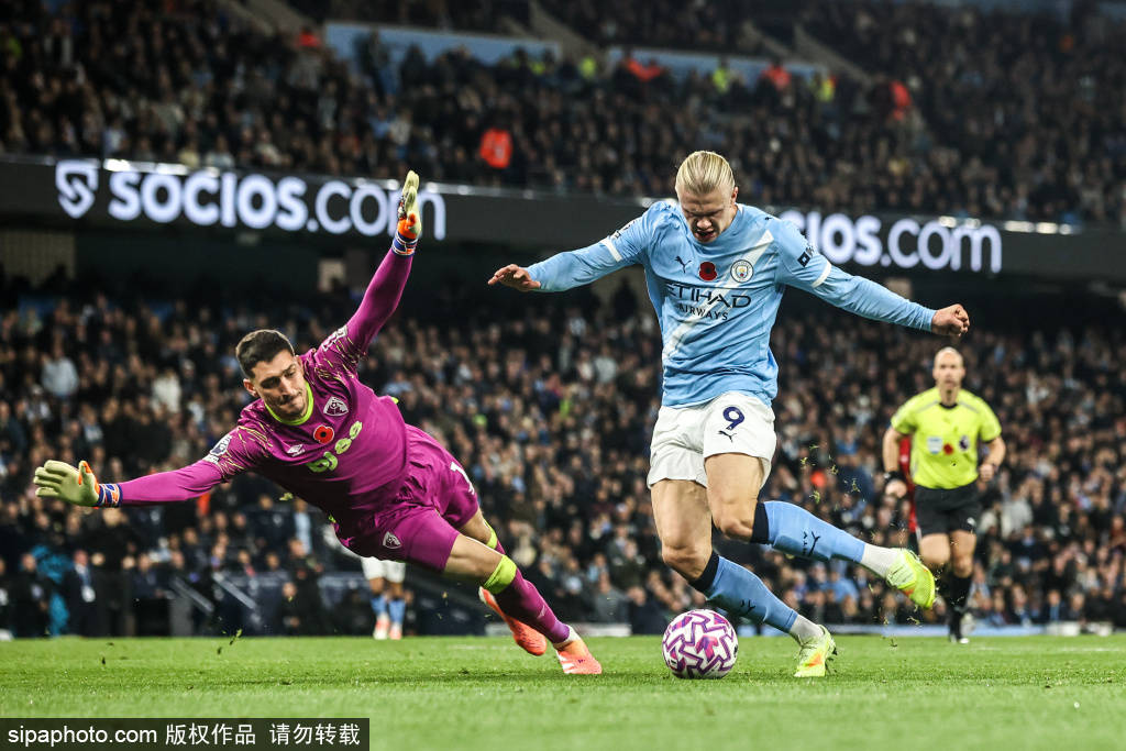 皇冠信用出租_曼城3-0完胜利物浦：多库的闪耀表现如何打乱红军战术部署